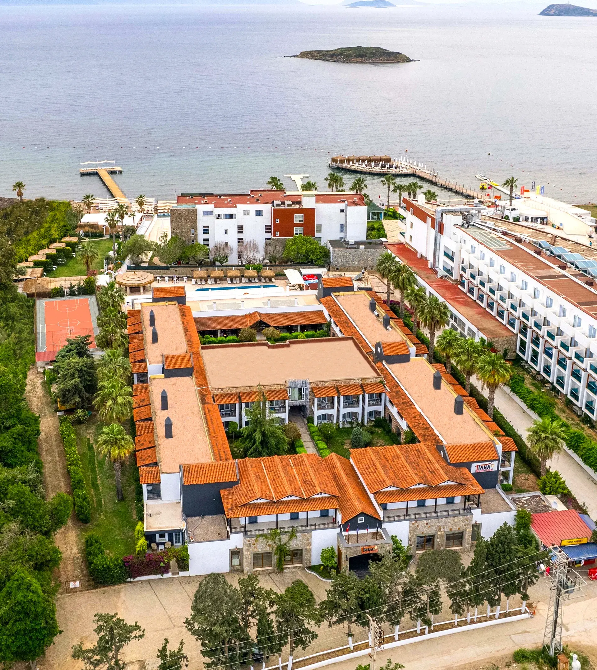 Hotel Tiana Beach Resort