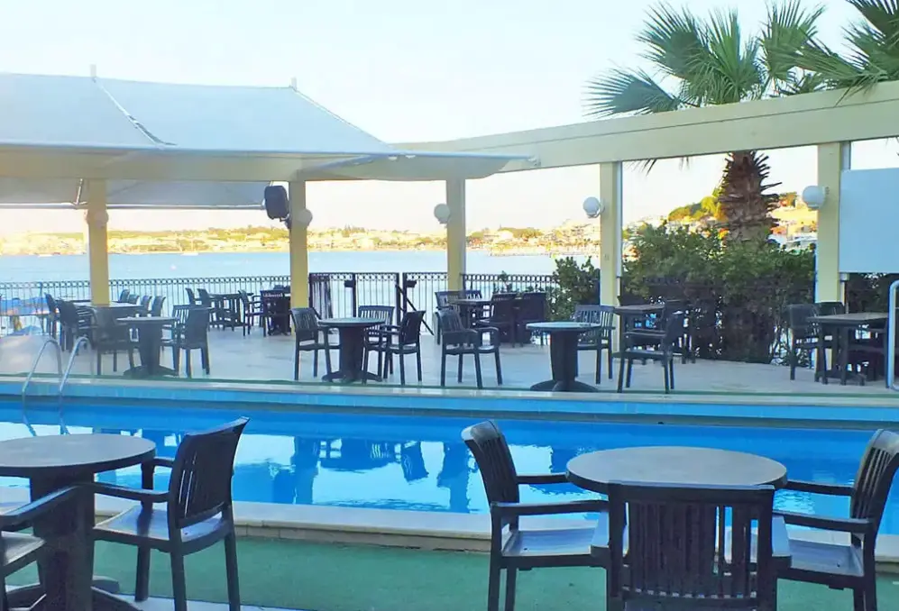 Basen w hotelu Tuntas Beach