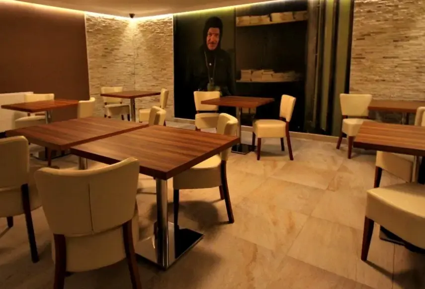 Restauracja i jedzenie w hotelu Vabank