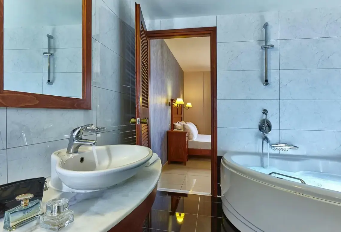 Łazienka w pokoju hotelu Vasia Resort & Spa (ex. Sentido)