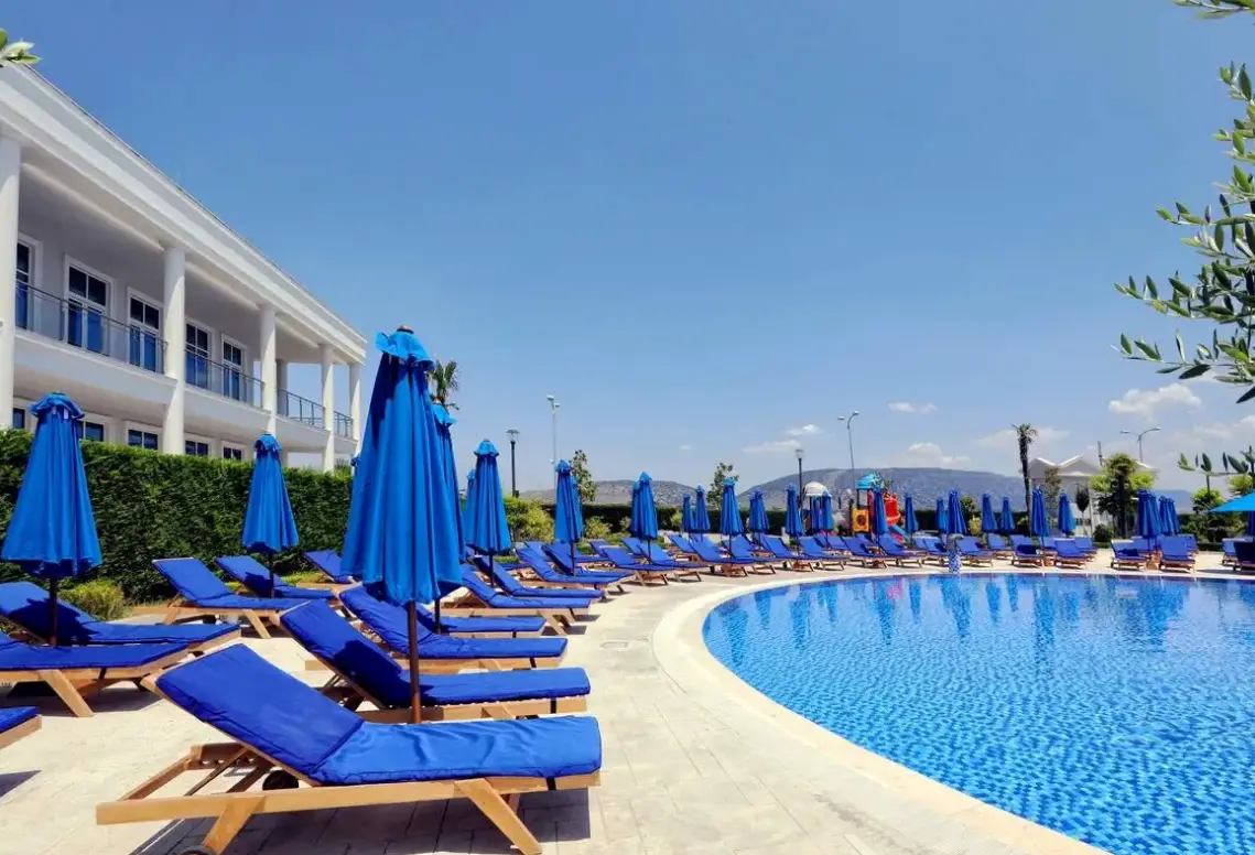 Basen w hotelu Velipoja Grand Europa Resort by Melia