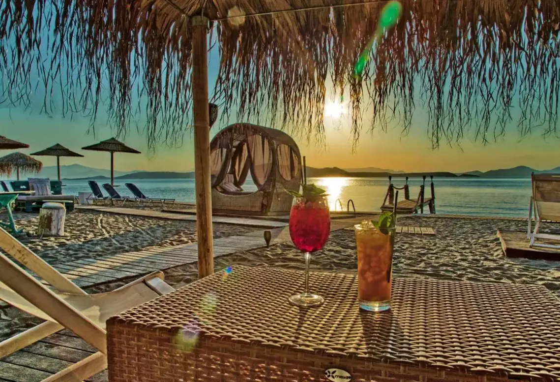 Plaża przy hotelu Venus Beach (Nea Stira)