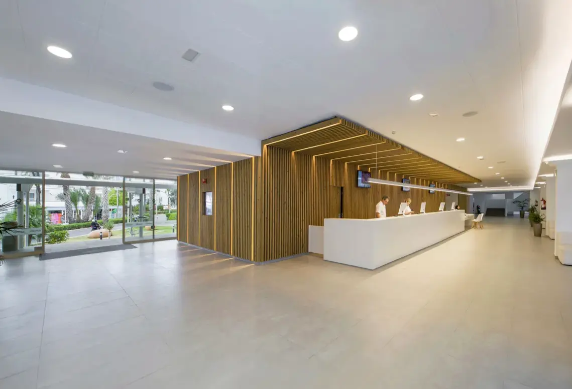 Lobby hotelu Vibra Algarb (ex Playasol The New Algarb)