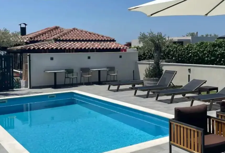 Basen w hotelu Villa BB Podstrana