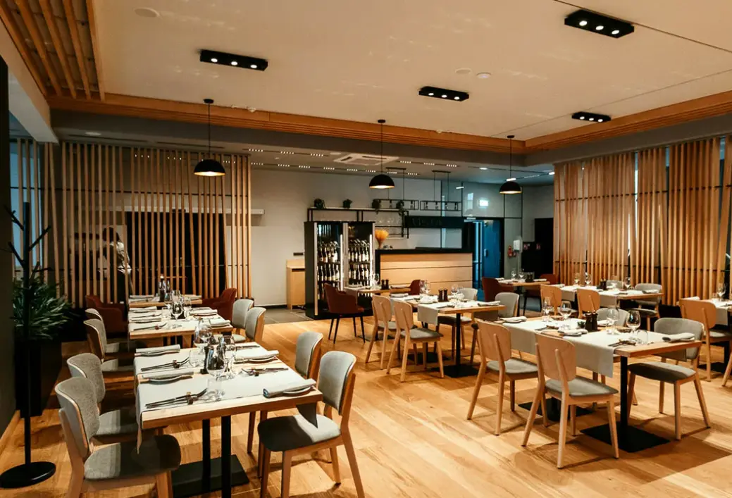 Restauracja i jedzenie w hotelu Vislow Resort