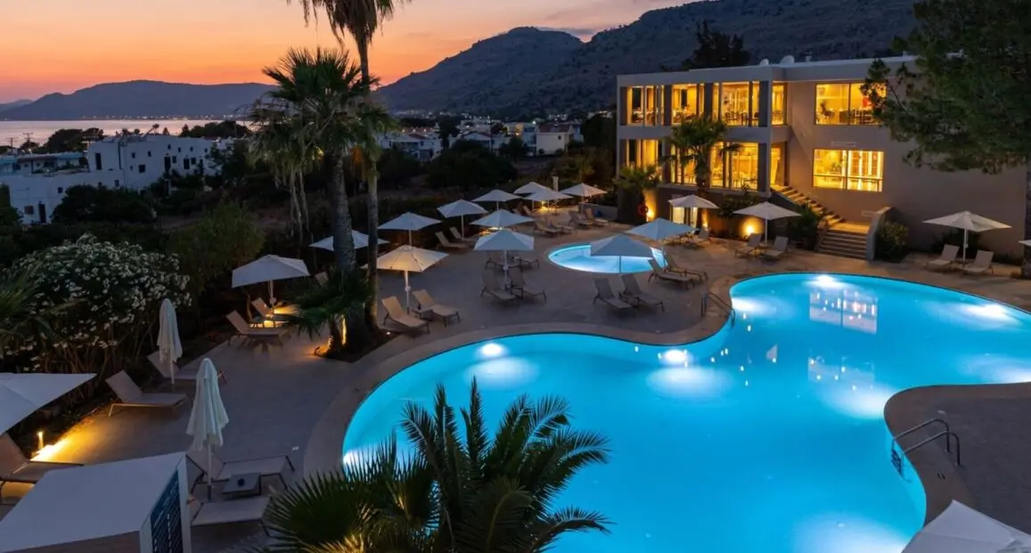 Basen w hotelu White Olive Premium Lindos (ex Pefkos Garden)