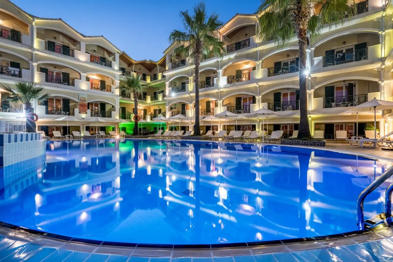 Basen w hotelu Zante Atlantis