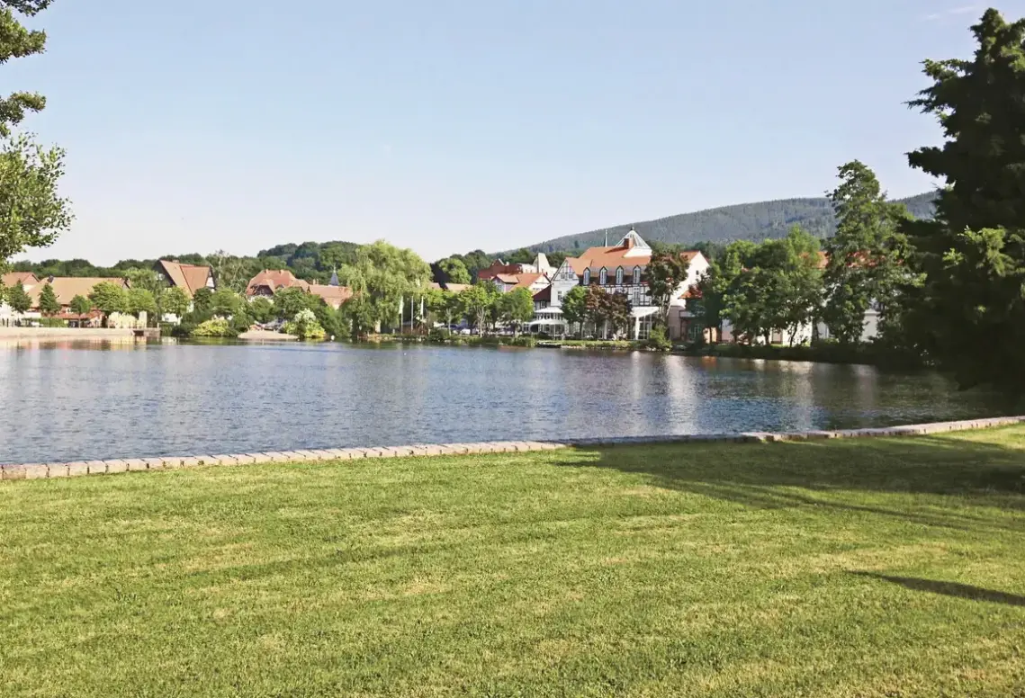 Widok z hotelu Zu den Rothen Forellen