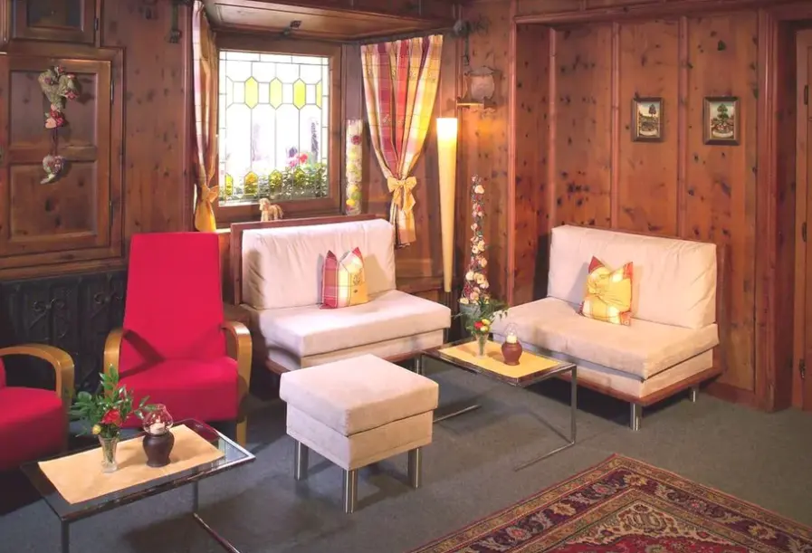 Lobby hotelu Zum Hirschen (Langenfeld)