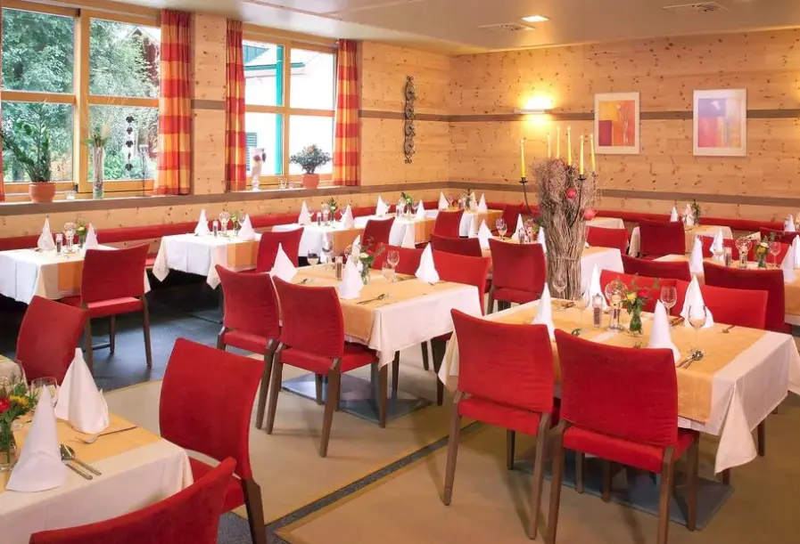 Restauracja i jedzenie w hotelu Zum Hirschen (Langenfeld)