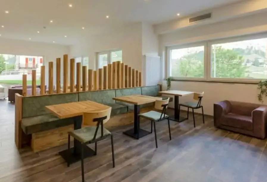 Restauracja i jedzenie w hotelu Active Alm