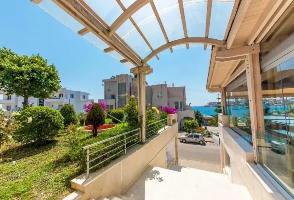 Widok z hotelu Agimi and S