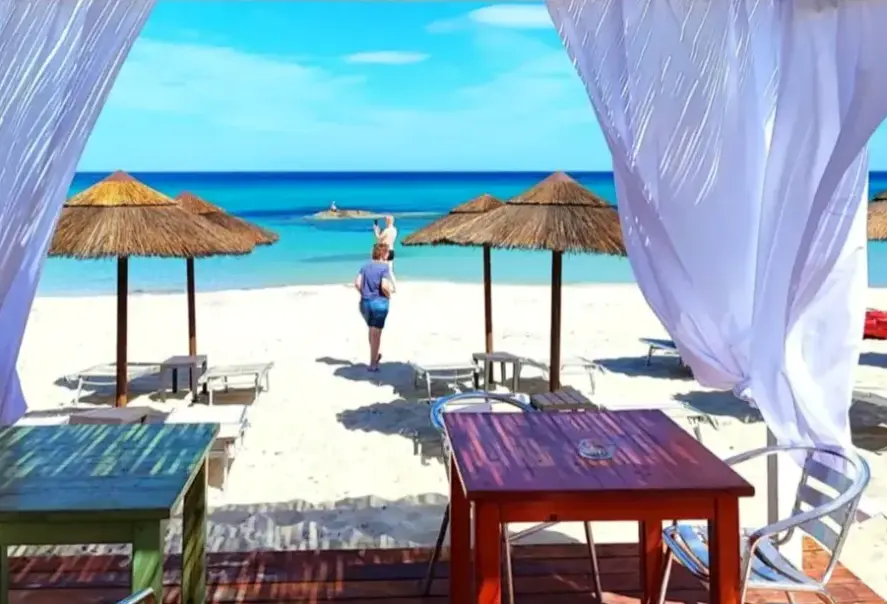 Plaża przy hotelu Albaruja