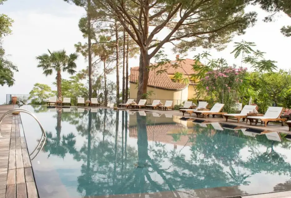 Basen w hotelu Alberi Del Paradiso