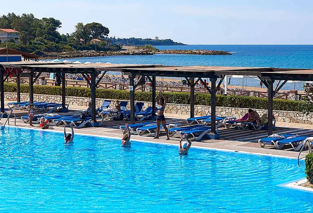 Basen w hotelu Aldemar Olympian Village