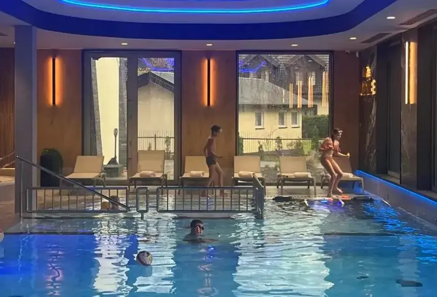 Basen w hotelu Ambre (Łeba)