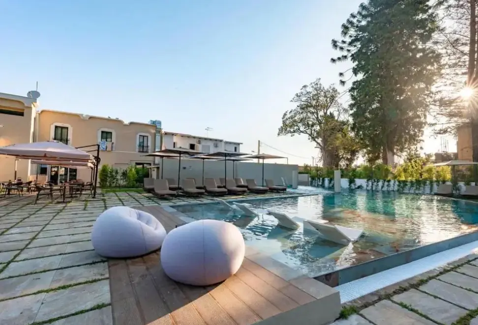 Basen w hotelu Ananea Tropea Yachting Resort