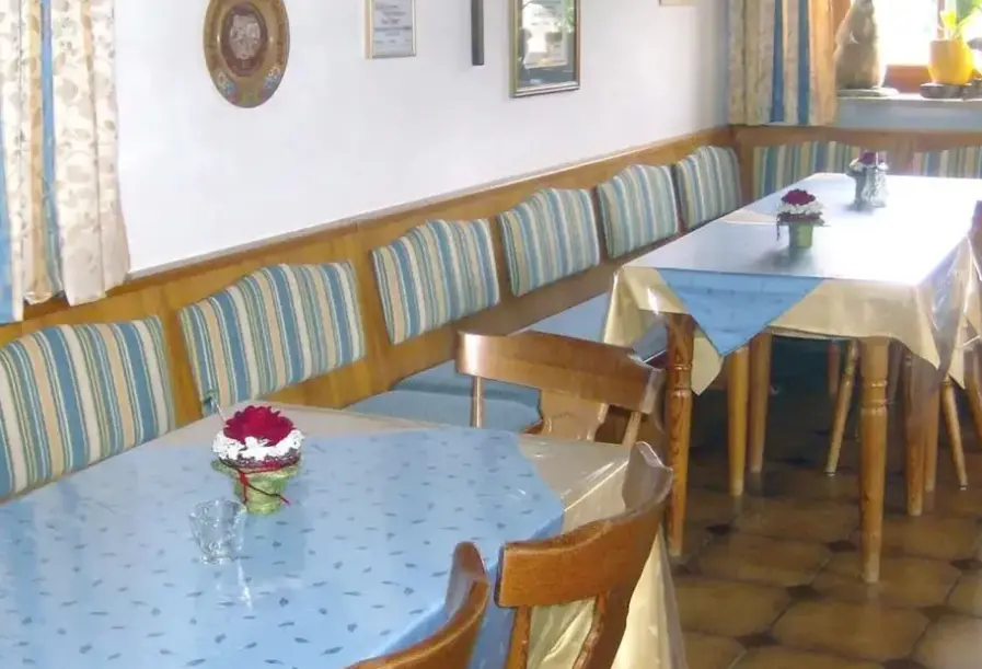 Restauracja i jedzenie w hotelu Anotzlehen Gasthof