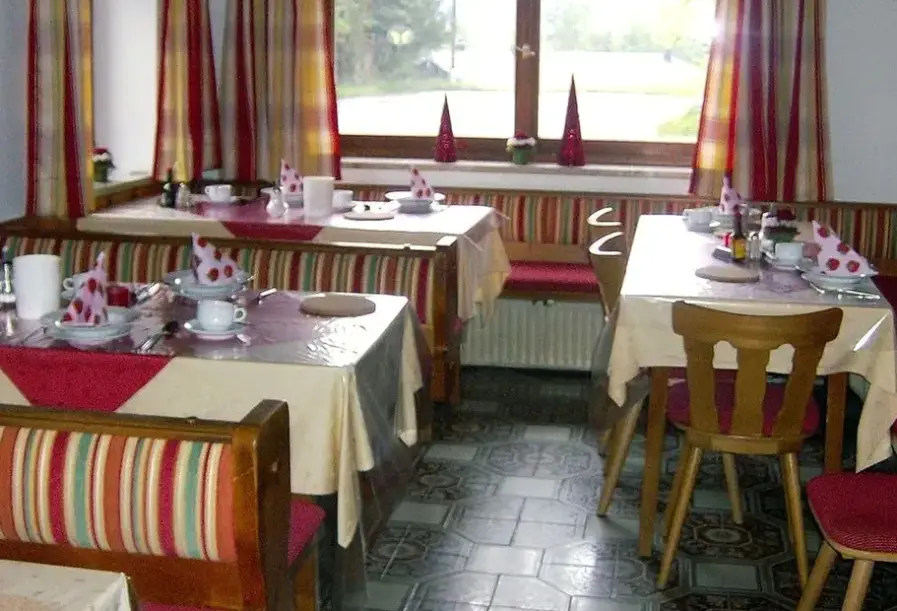 Restauracja i jedzenie w hotelu Anotzlehen Gasthof