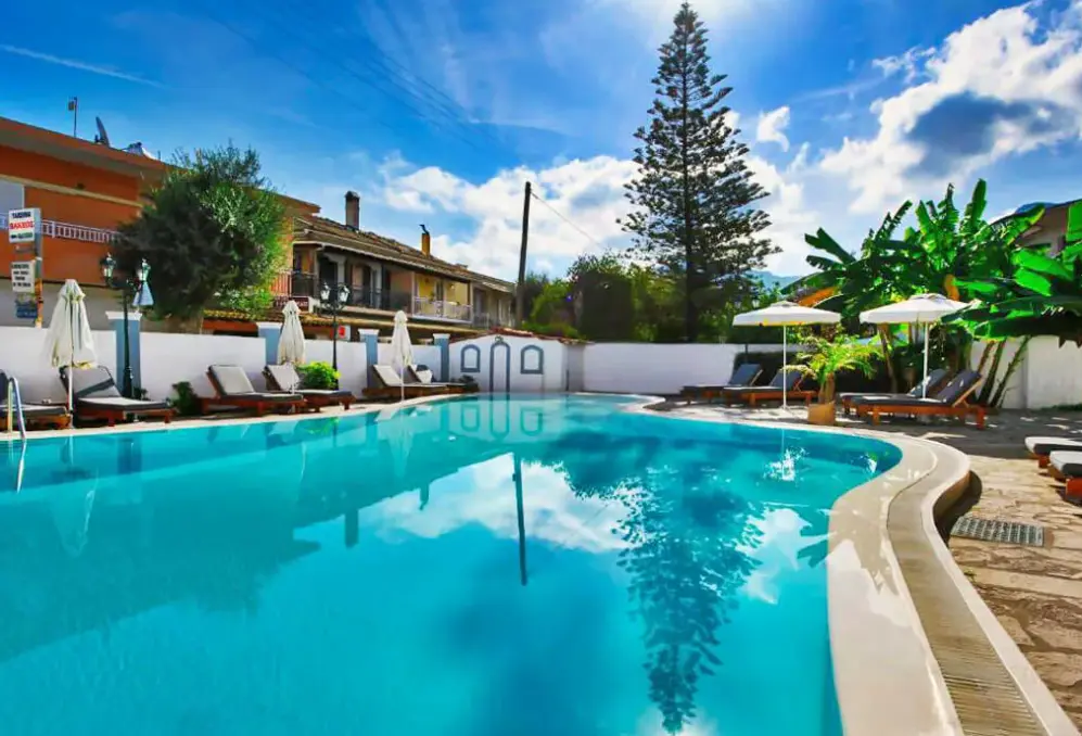 Basen w hotelu Aquarius Beach Eco (Messonghi)