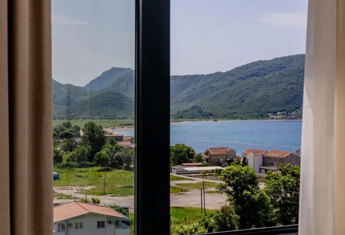 Widok z hotelu Aquilo