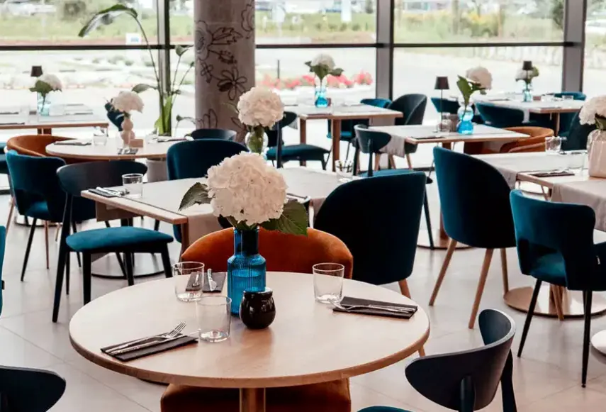 Restauracja i jedzenie w hotelu Arche Lotnisko Gdańsk