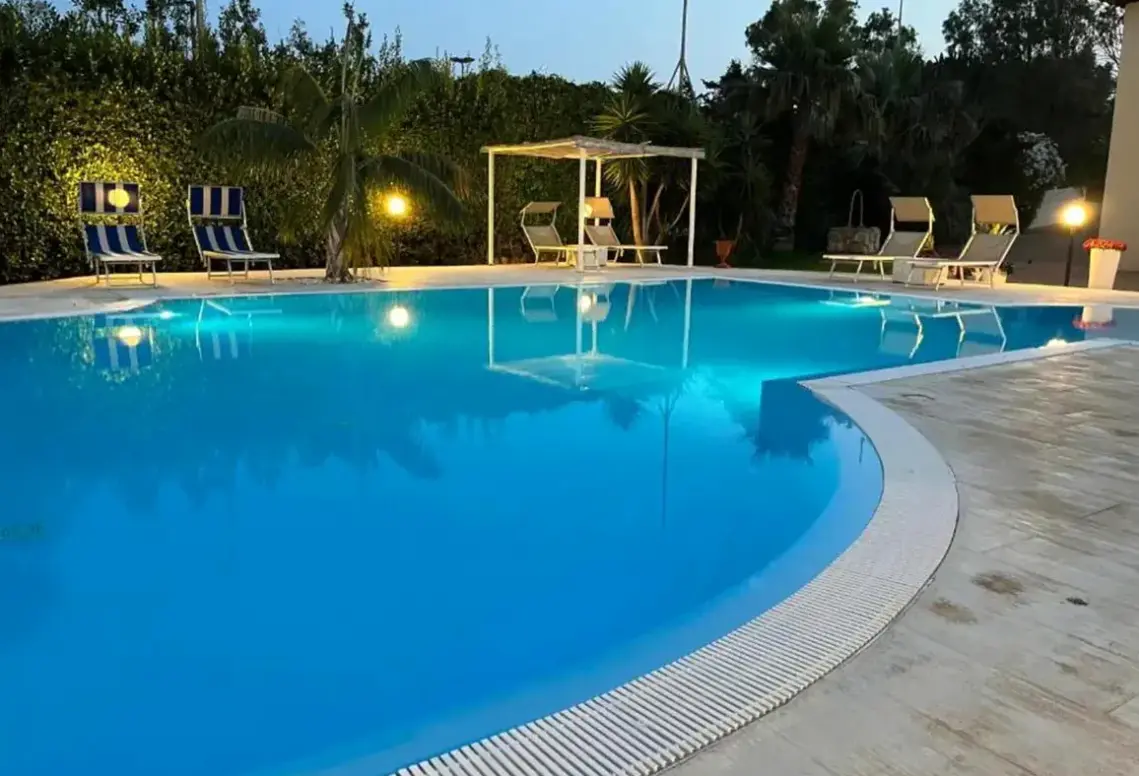 Basen w hotelu Aria di Mare