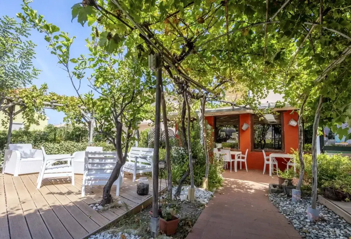 Restauracja i jedzenie w hotelu Ariadimari