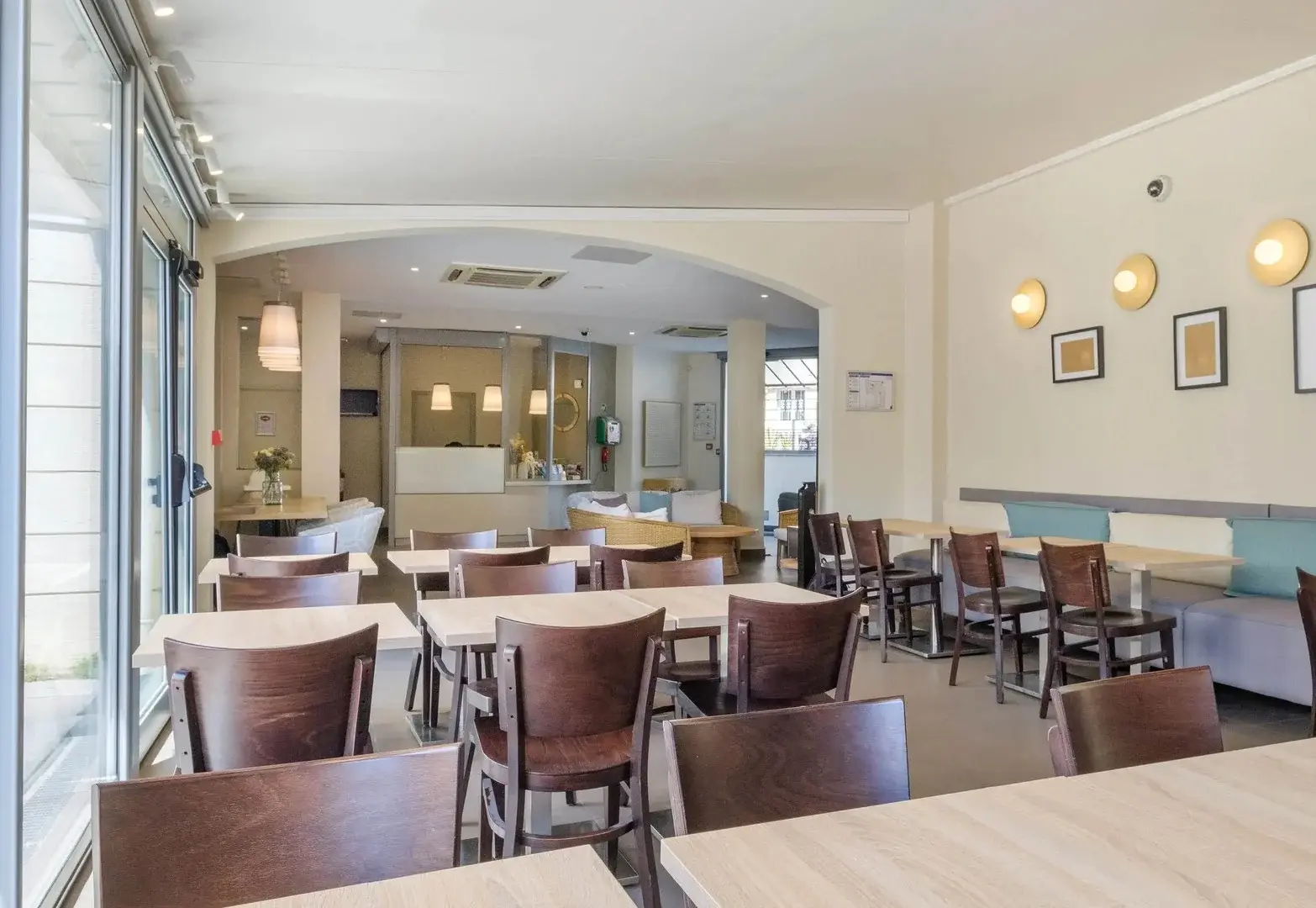Restauracja i jedzenie w hotelu B&B Hotel Antibes Juan-les-Pins