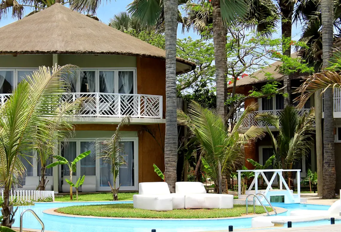 Basen w hotelu Balafon Beach Resort