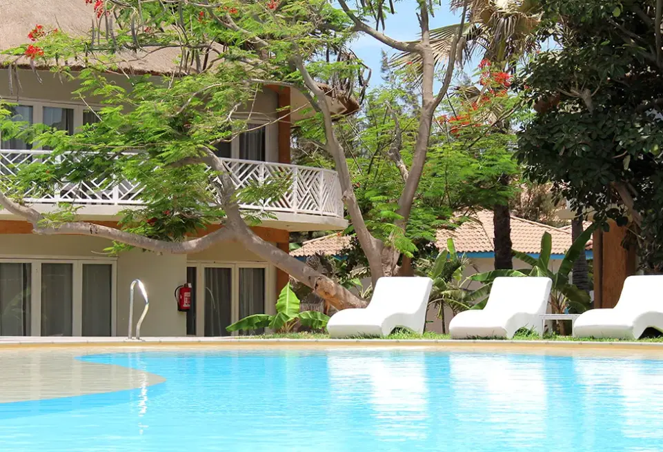 Basen w hotelu Balafon Beach Resort