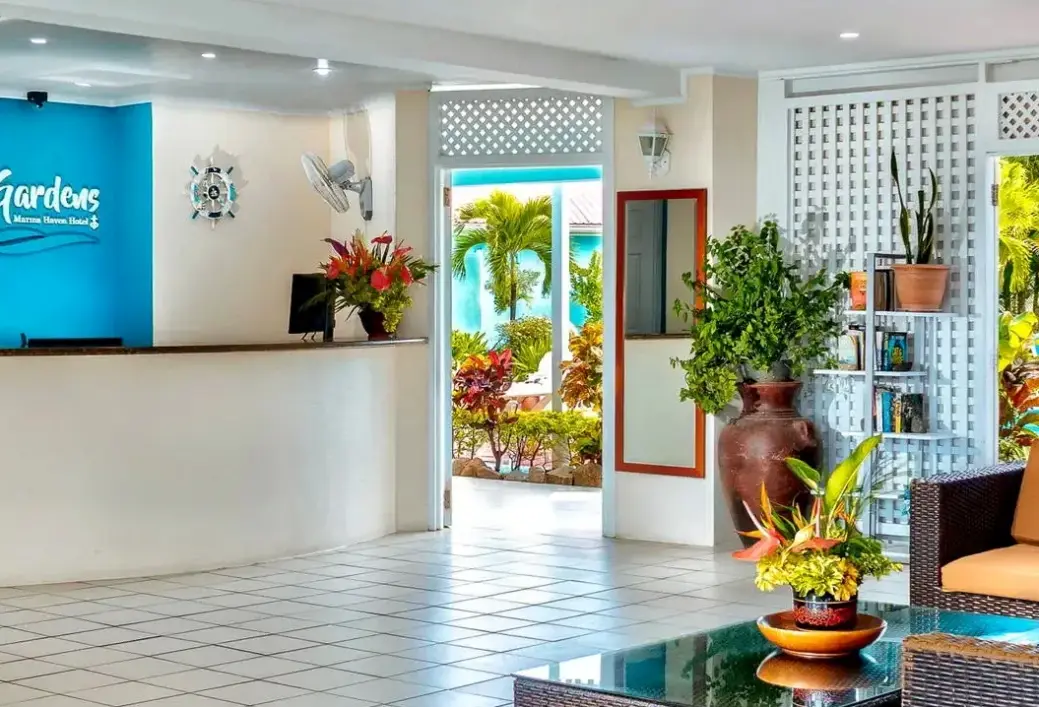 Lobby hotelu Bay Gardens Marina Haven