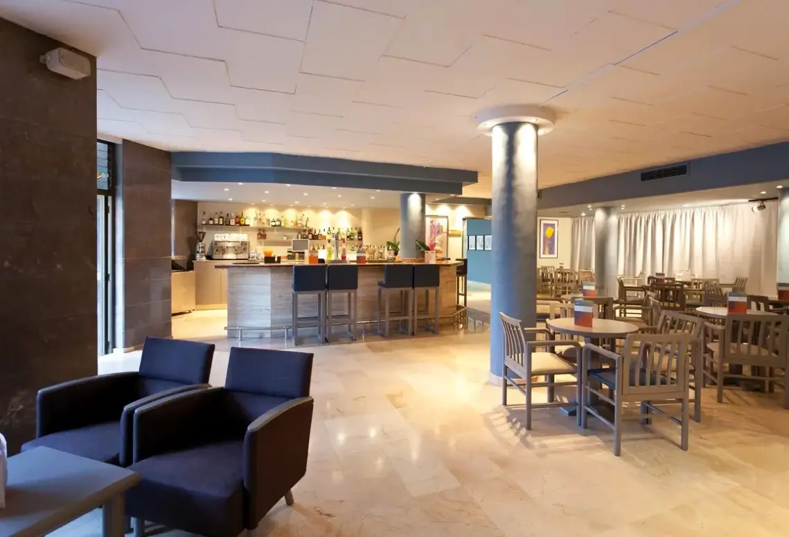 Restauracja i jedzenie w hotelu Be Live Experience Costa Palma (ex. Luabay Costa Palma)