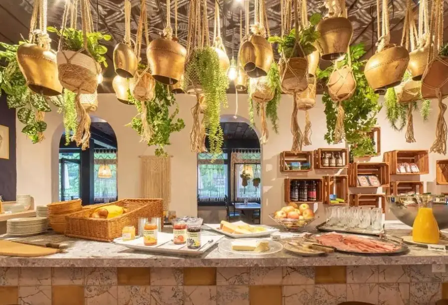 Restauracja i jedzenie w hotelu Berg & Bett Santis Lodge