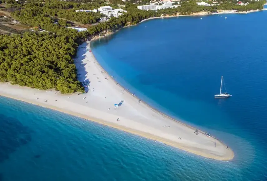 Plaża przy hotelu Bluesun Elaphusa