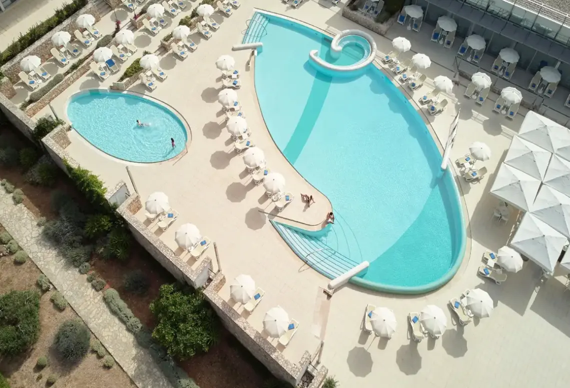 Basen w hotelu Bluesun Elaphusa