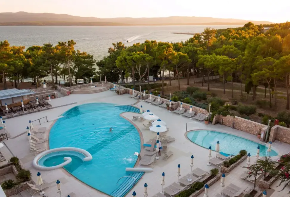 Basen w hotelu Bluesun Elaphusa