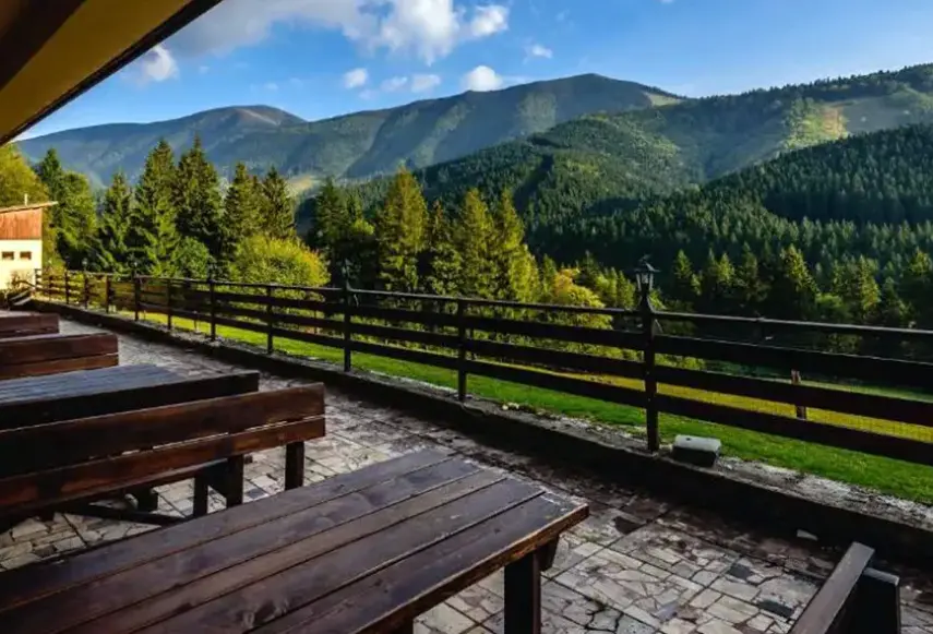 Widok z hotelu Boboty