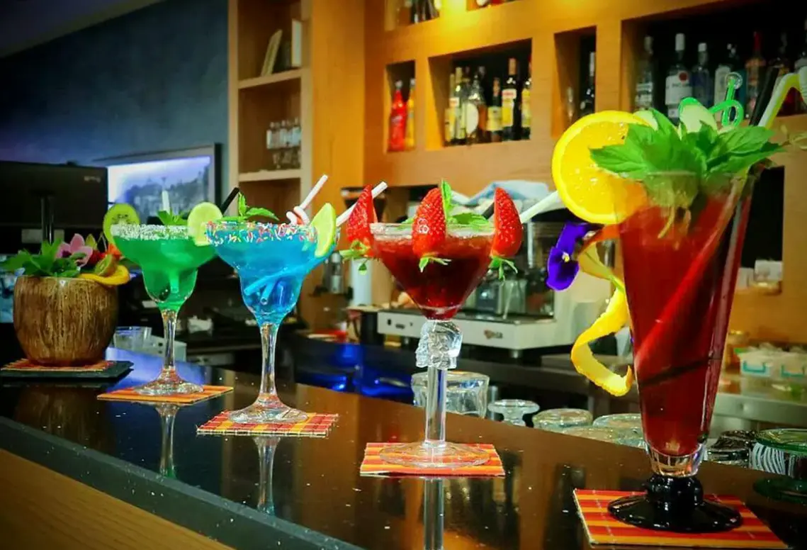 Restauracja i jedzenie w hotelu Brais (Durrës)