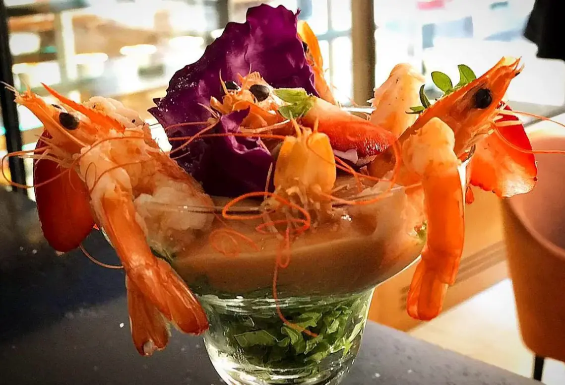 Restauracja i jedzenie w hotelu Brais (Durrës)