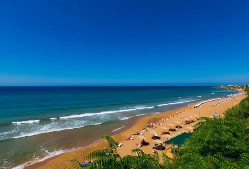 Plaża przy hotelu Bruskos (Corfu)