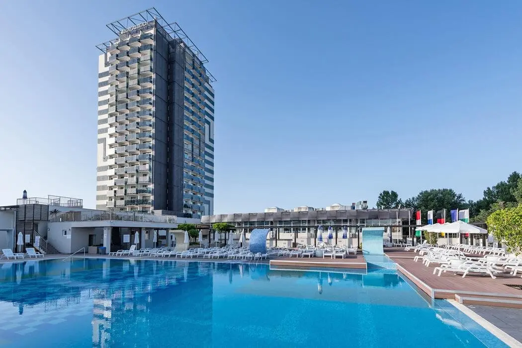 Basen w hotelu Burgas Beach