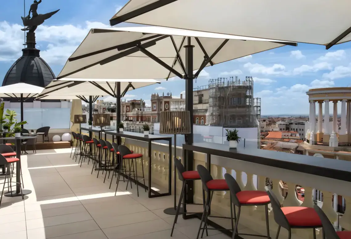 Restauracja i jedzenie w hotelu Catalonia Plaza Espanya Spa