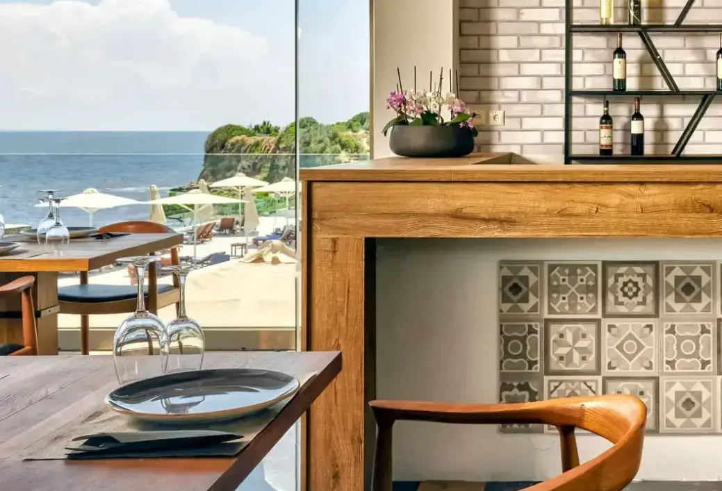 Restauracja i jedzenie w hotelu Cepu Orient