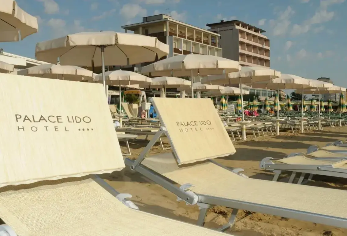 Plaża przy hotelu Color Palace Lido Family Village