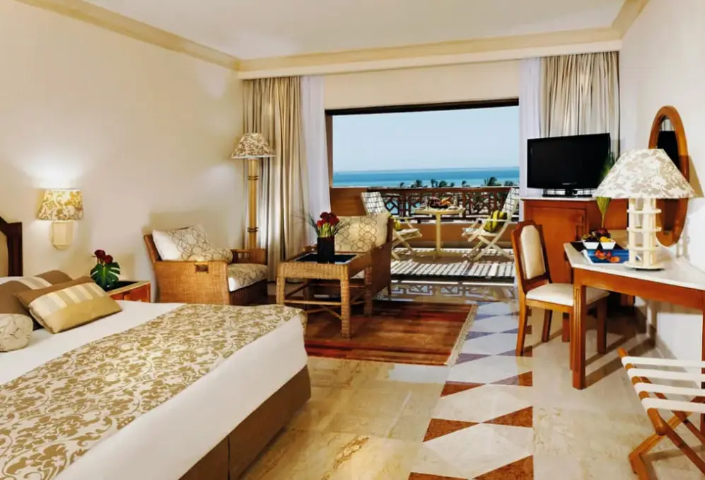 Pokój w hotelu Continental (ex Movenpick Resort)