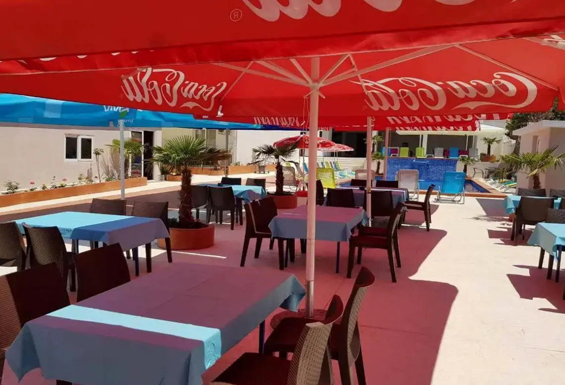 Restauracja i jedzenie w hotelu Dependence Vesna