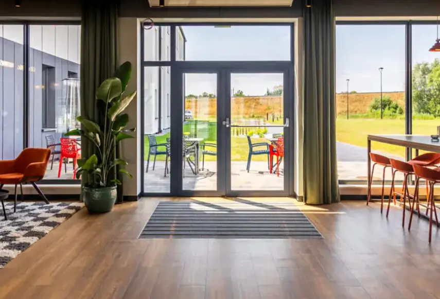 Lobby hotelu DeSilva Inn Opole