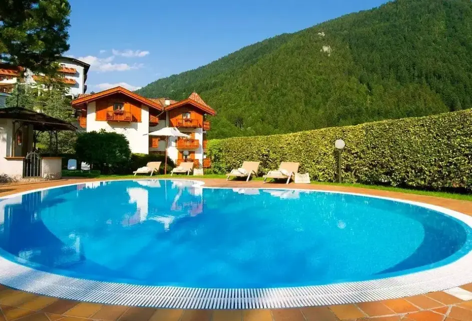 Basen w hotelu Du Lac Vital Mountain (Molveno)