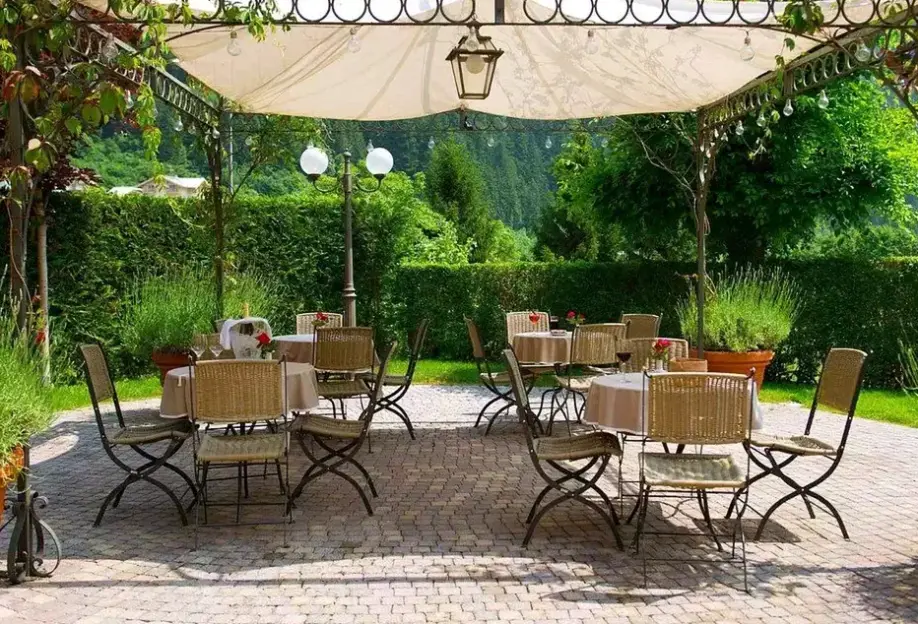 Restauracja i jedzenie w hotelu Du Lac Vital Mountain (Molveno)